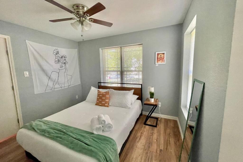 **Min Frm Dwntwn Fort Worth*Modern*Cozy*Townhome** 외부 사진