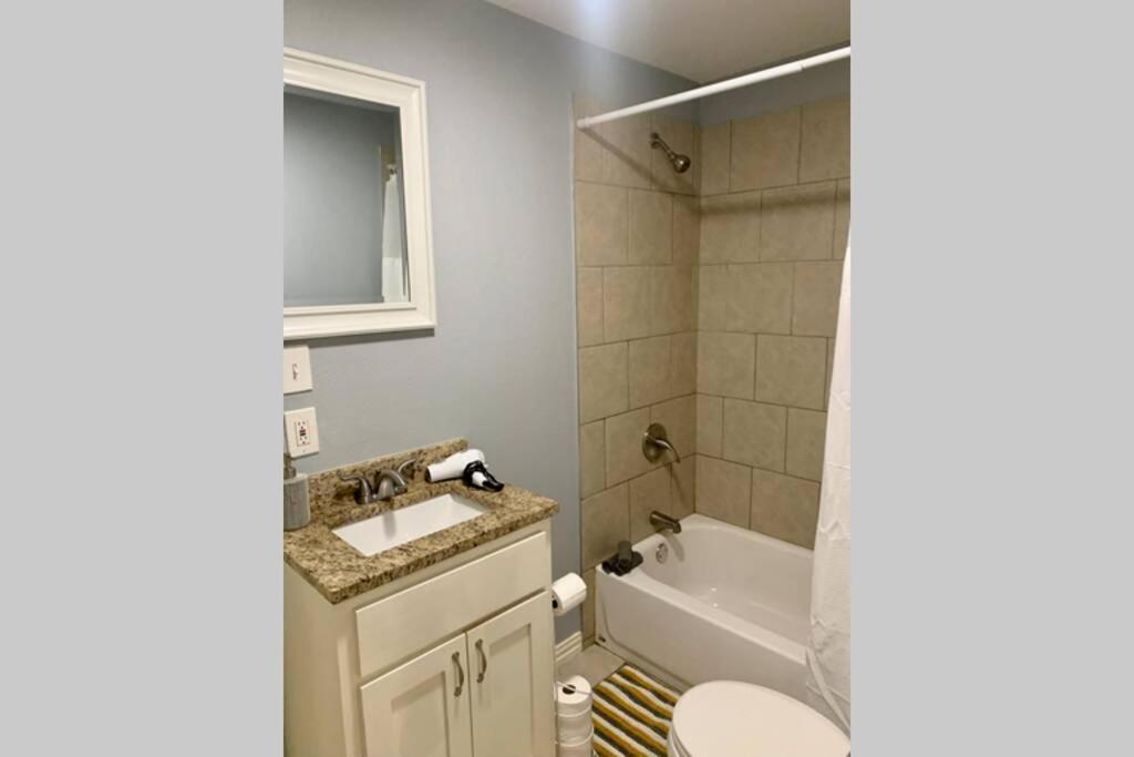 **Min Frm Dwntwn Fort Worth*Modern*Cozy*Townhome** 외부 사진